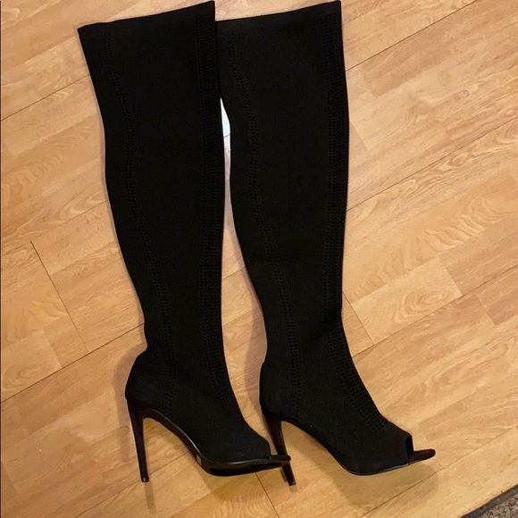 Shoes - Gorgeous over the knee boots 👢